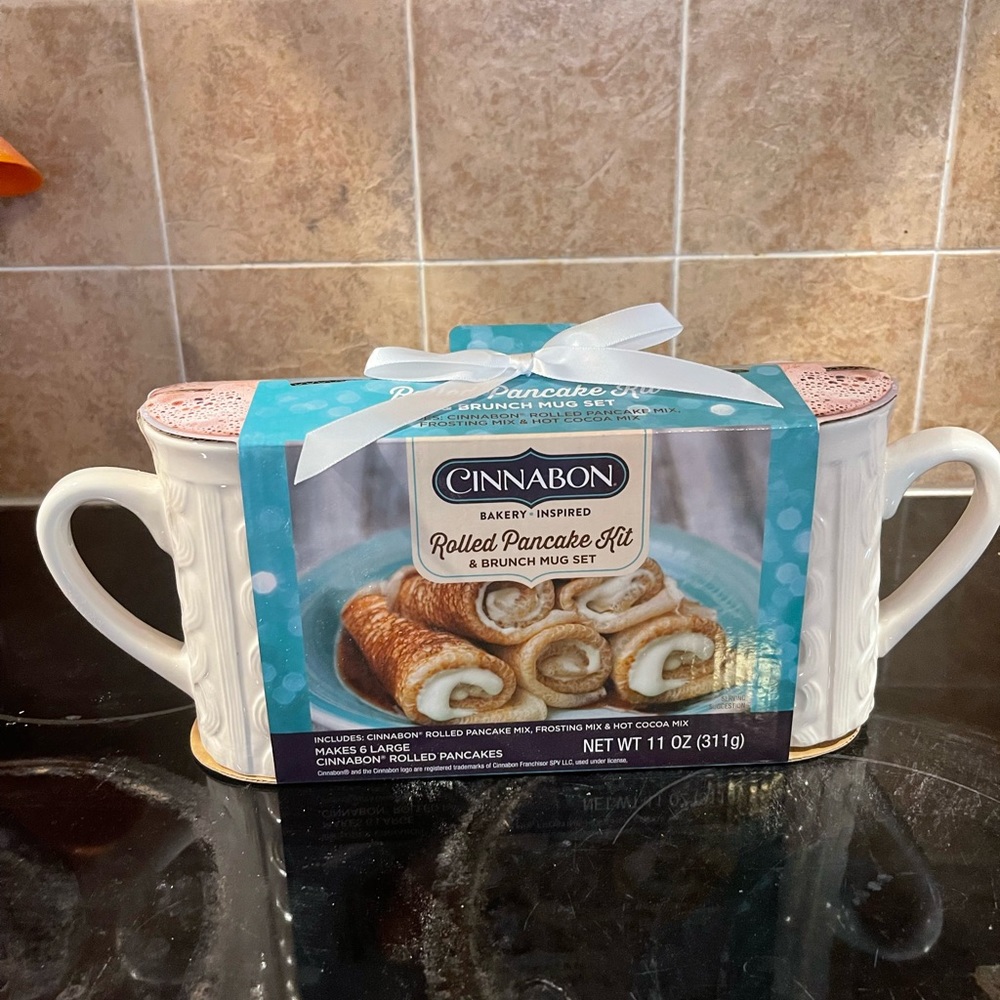 Cinnabon gift set